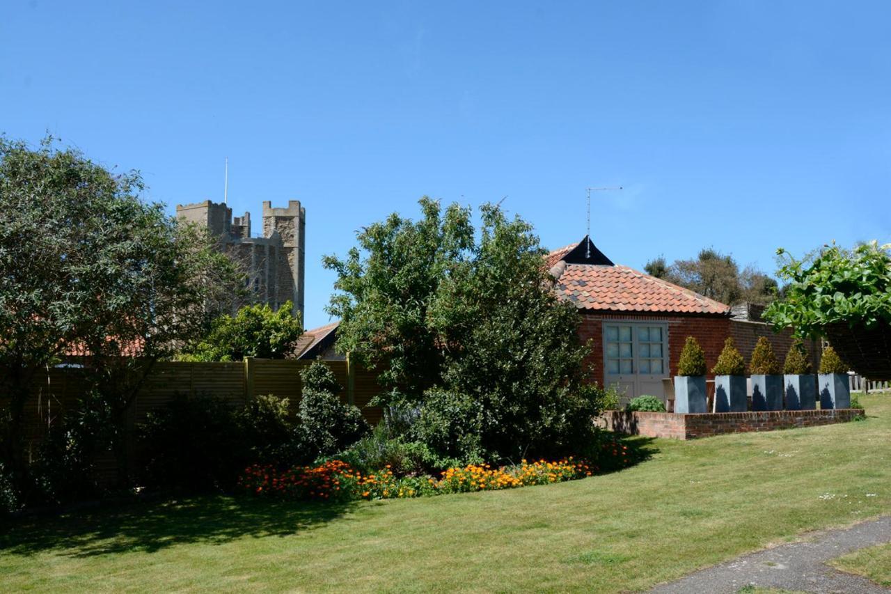 Hotel Crown And Castle Orford Exterior foto