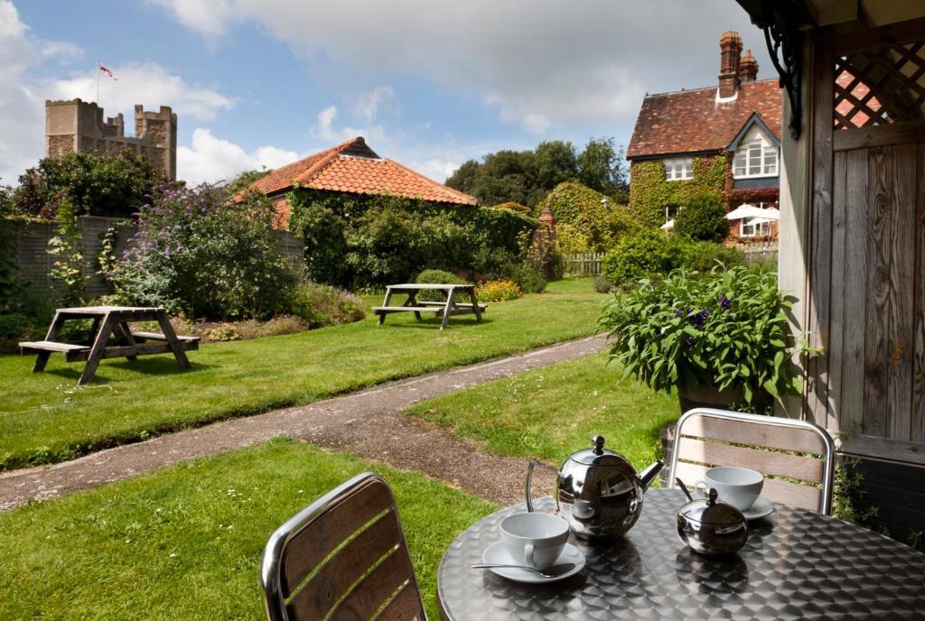 Hotel Crown And Castle Orford Exterior foto